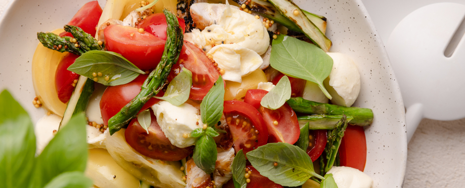 Grilled Chicken Heirloom Tomato and Bocconcini Salad