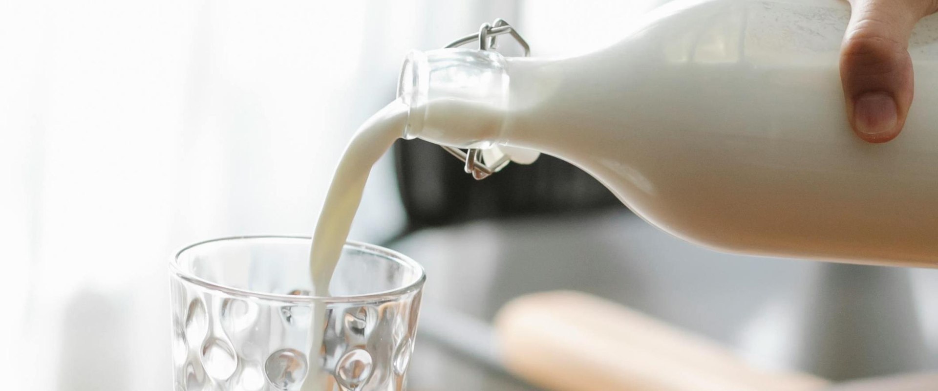 pouring_milk